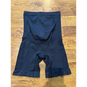 Ingrid & Isabel Women's Maternity Shapewear Black Size M NWT Comfy & Supportive